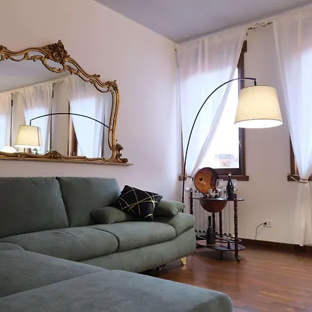 Apartment Vr - Family In The Arena *